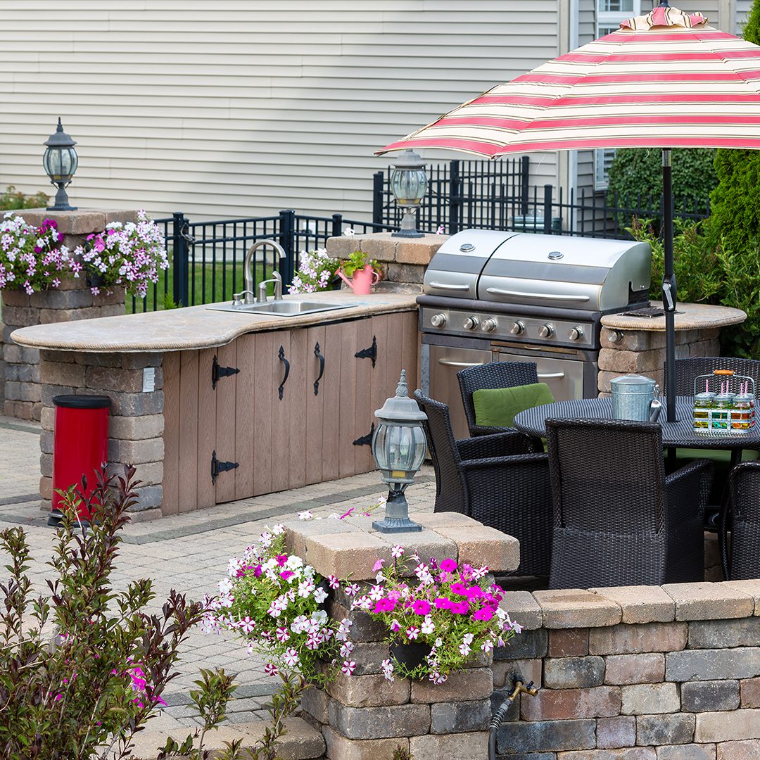 Image of a nice outdoor kitchen